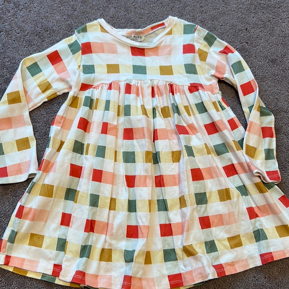 Gorgeous Plaid girls dress for fall, Christmas or Thanksgiving sz 6 red green